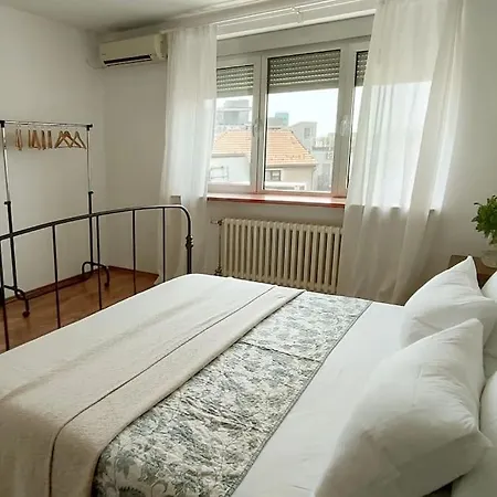 Cubrina - 2bdrm & 45m2 Rooftop Terrace Belgrade