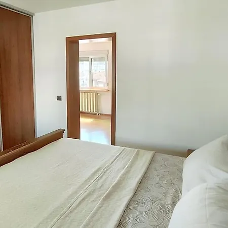 Cubrina - 2bdrm & 45m2 Rooftop Terrace Apartment Belgrade