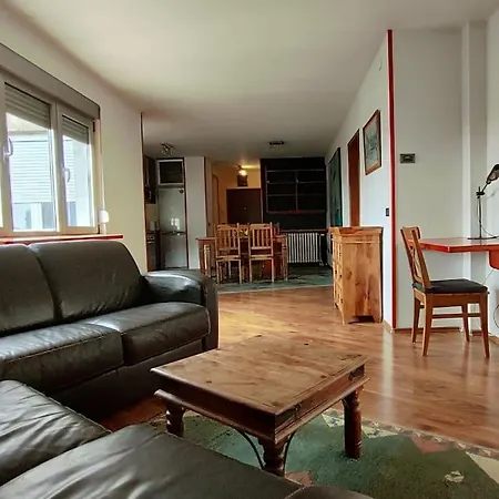 Apartment Cubrina - 2bdrm & 45m2 Rooftop Terrace Belgrade