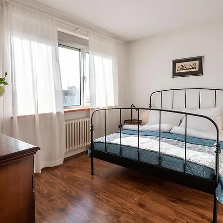 Apartamento Cubrina - 2bdrm & 45m2 Rooftop Terrace Belgrado